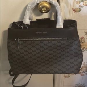 Michael Kors Hailee Large Signature Satchel In Black Brand New